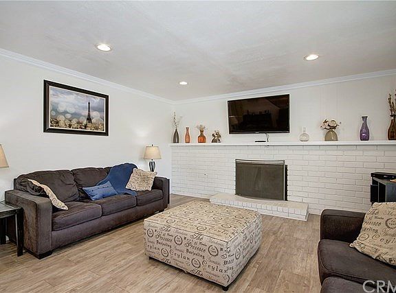 5th image of 1417 W Carriage Dr