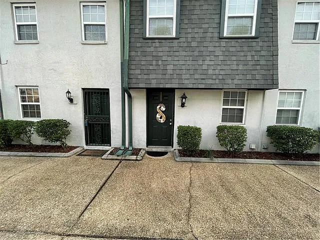2 bed, 1.5 bath, 1150 sqft, $1,325 — Photo 2