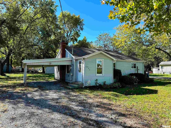 502 E 9th St, West Frankfort, IL 62896
