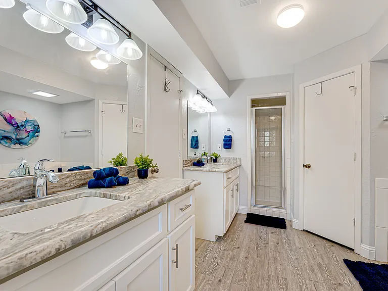13421 Whispering Hills Dr — Photo 6