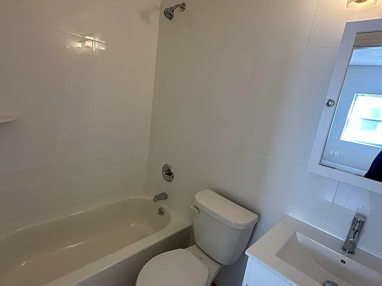 21-28 Ditmars Blvd #2B — Photo 7