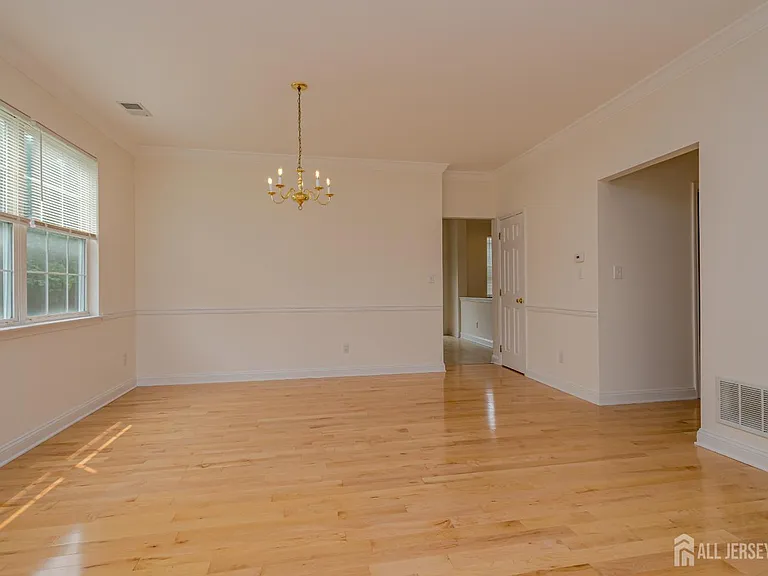 71 Manley Rd — Photo 6