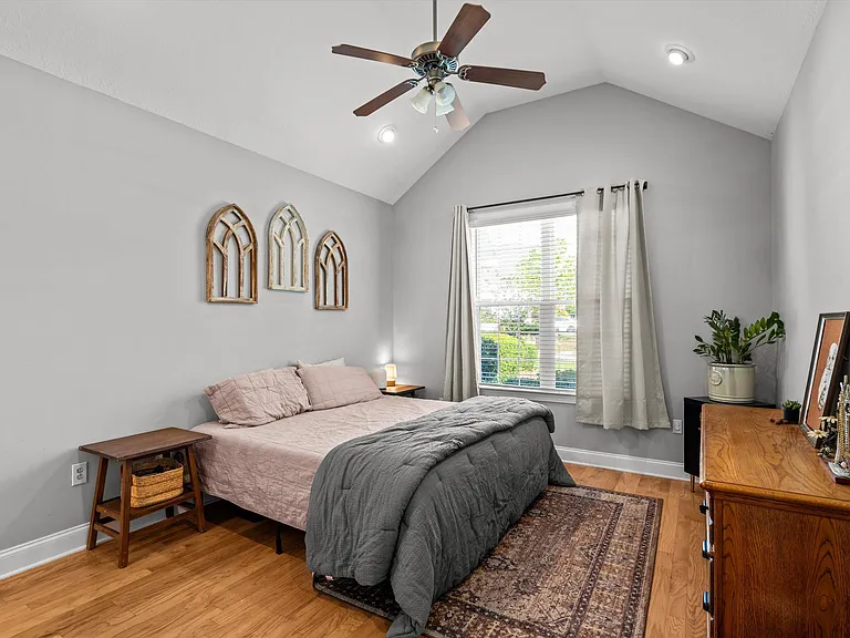 726 Bonnie Oaks Ln — Photo 5