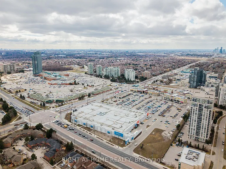 7950 Bathurst St #1424 — Photo 37