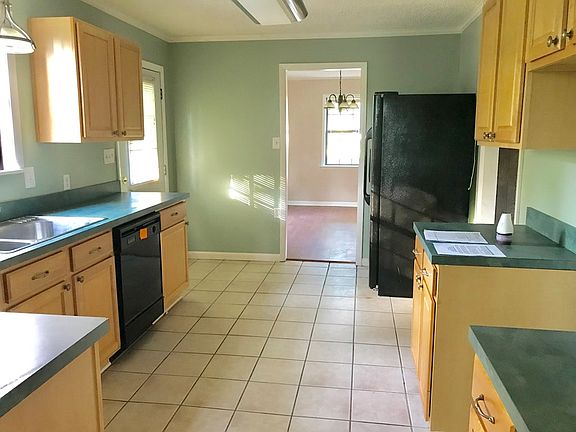 3rd image of 3331 Cedar Dr