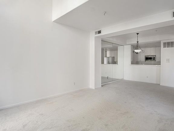5th image of 282 W 20th Ave