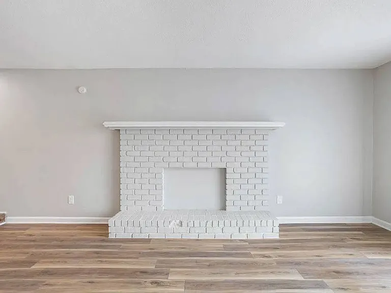 The Onyx Hoover Apartments — Photo 77