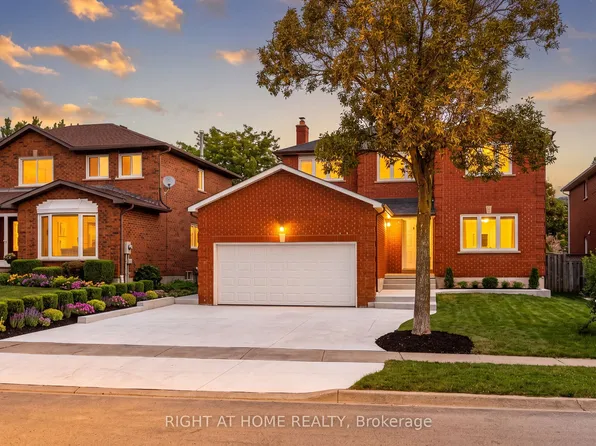 2085 Golden Briar Trl #2083, Oakville, ON L6H 4N5