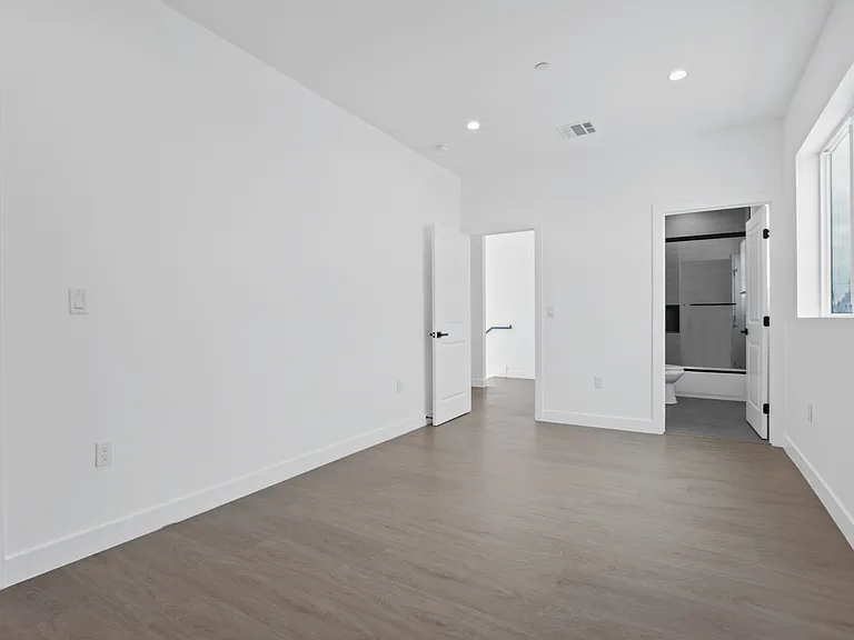 2512 Pennsylvania Ave — Photo 18