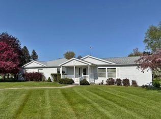 10215 E Royal Rd, Stanwood, MI 49346