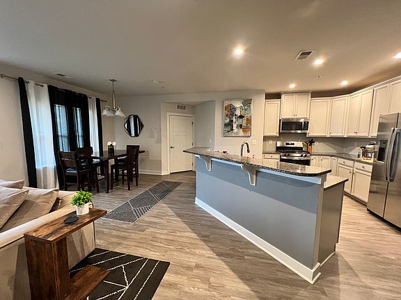 3rd image of 10020 Ruffian Way #C