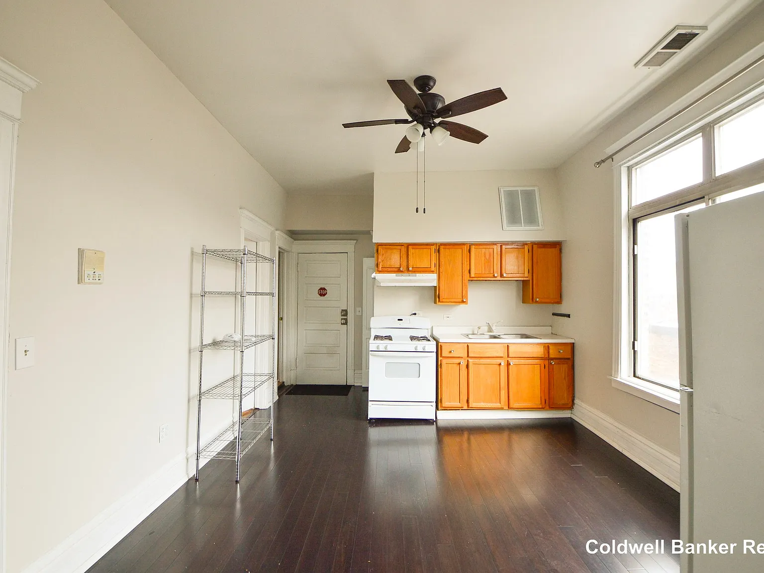 1 bed, 1.0 bath, 850 sqft, $1,600 — Photo 3
