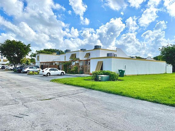 2nd image of 1725 SW 131st Place Cir S