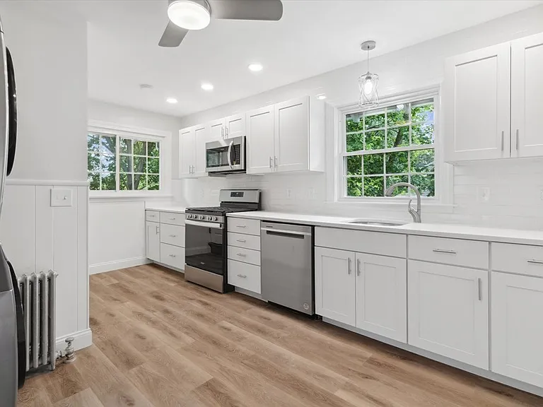 21-23 Richards Rd #2 — Photo 3
