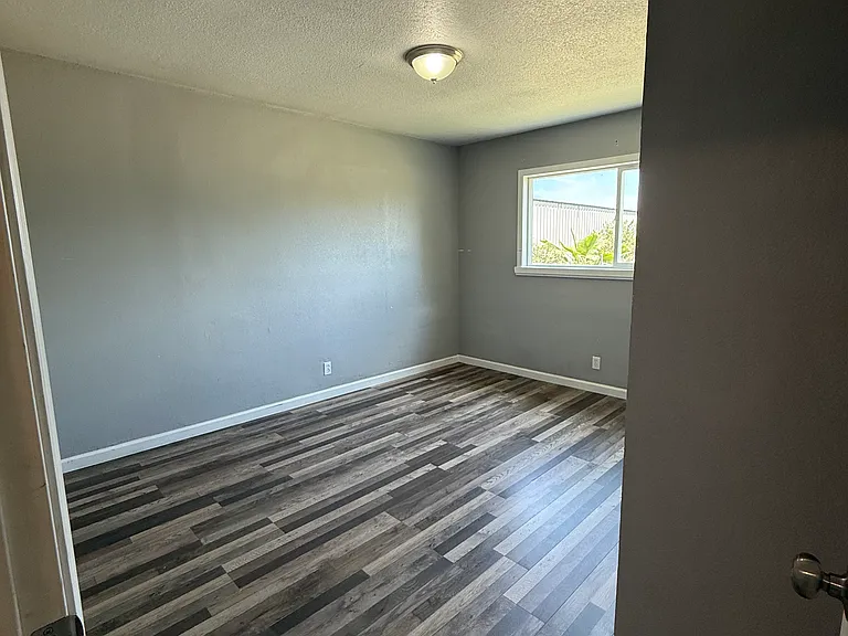 194 N Airport Way #196 — Photo 5