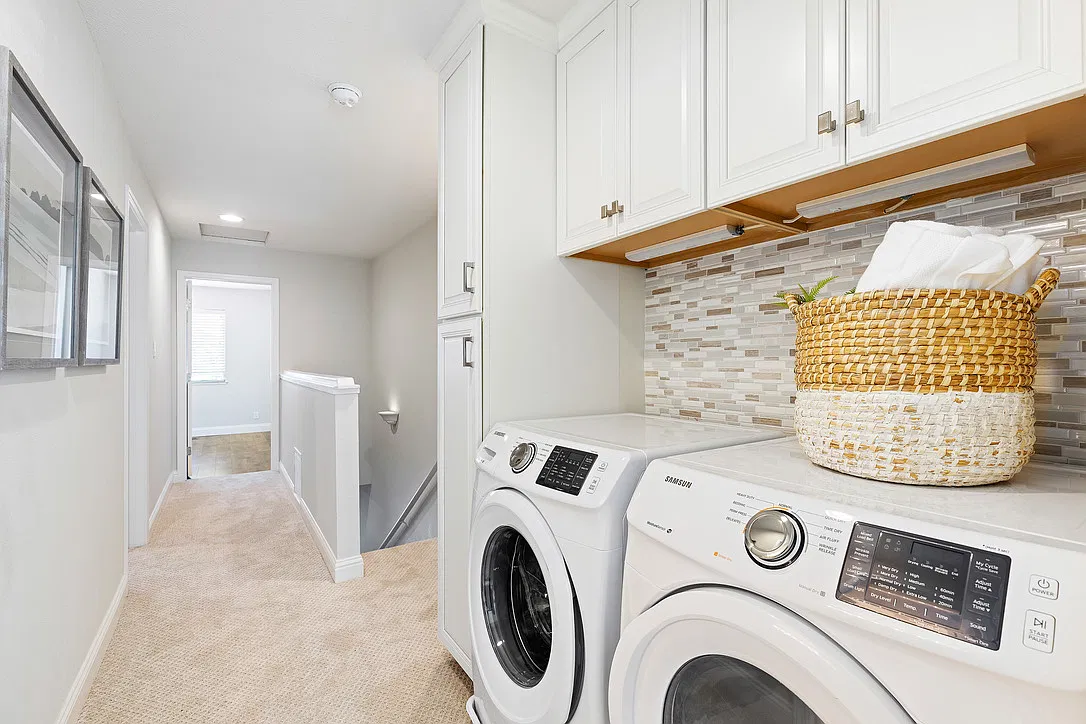 3 bed, 2.5 bath, 1493 sqft, $3,800 — Photo 3