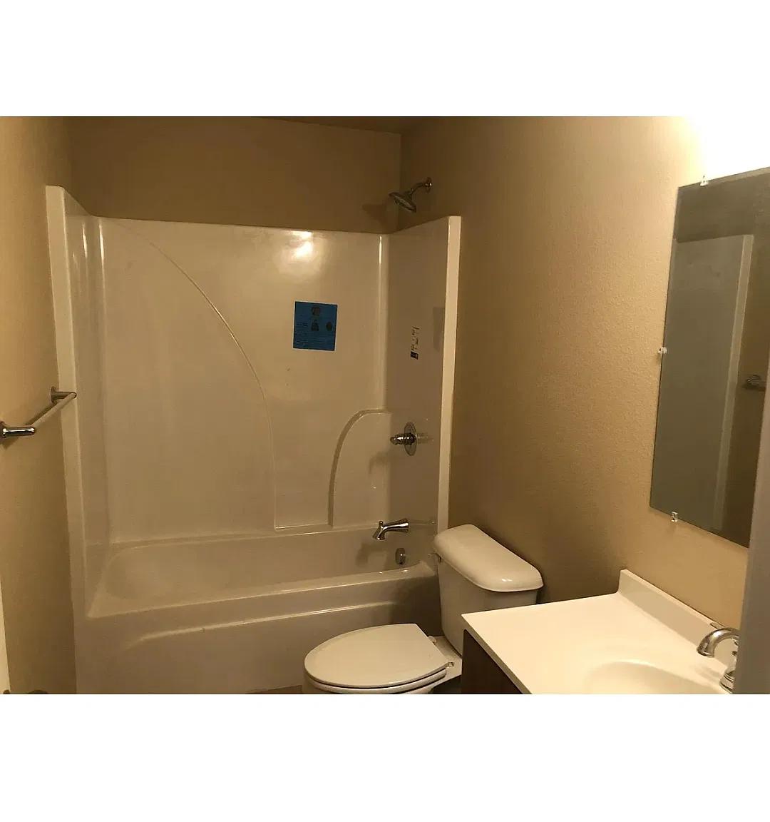 3 bed, 1.5 bath, 1150 sqft, $1,300 — Photo 1