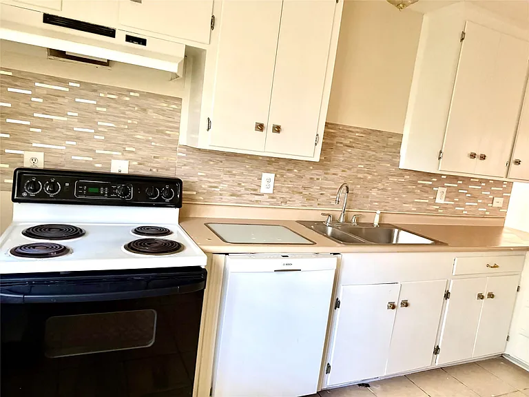 4275 Bethel Blvd — Photo 8
