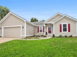 1036 E Woodson Cir, Gardner, KS 66030