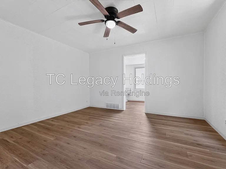 87 Crisfield St — Photo 22