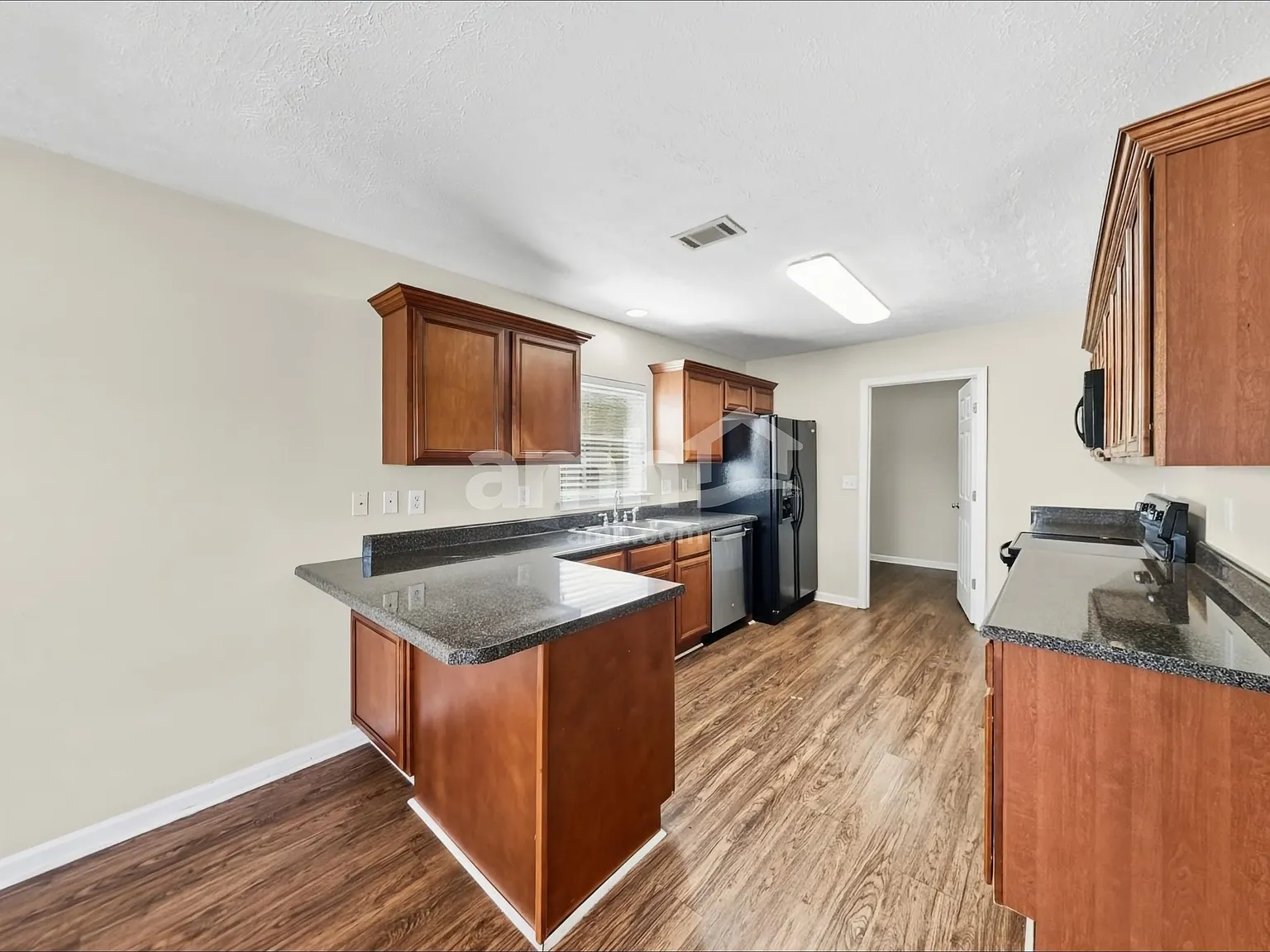 4 bed, 3.0 bath, 2344 sqft, $2,450 — Photo 4