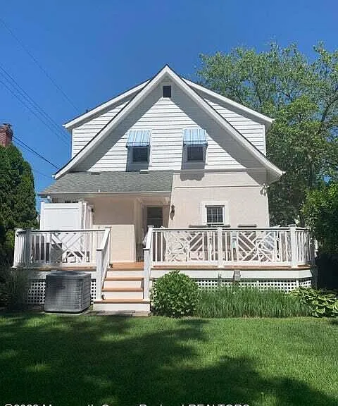 2005 5th Ave — Photo 18