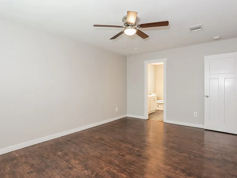 10500 Flagstaff Run — Photo 11
