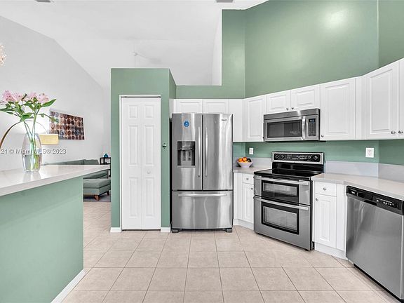 2nd image of 7460 S Aragon Blvd