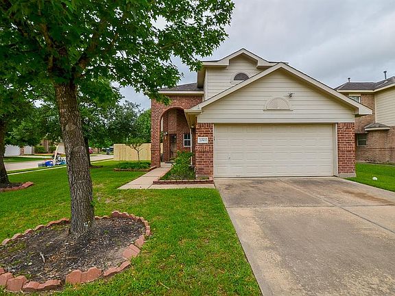 3rd image of 20503 Holly Barr Ln