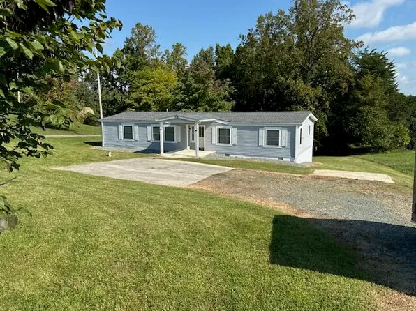 5199 Scruggs Rd, Moneta, VA 24121