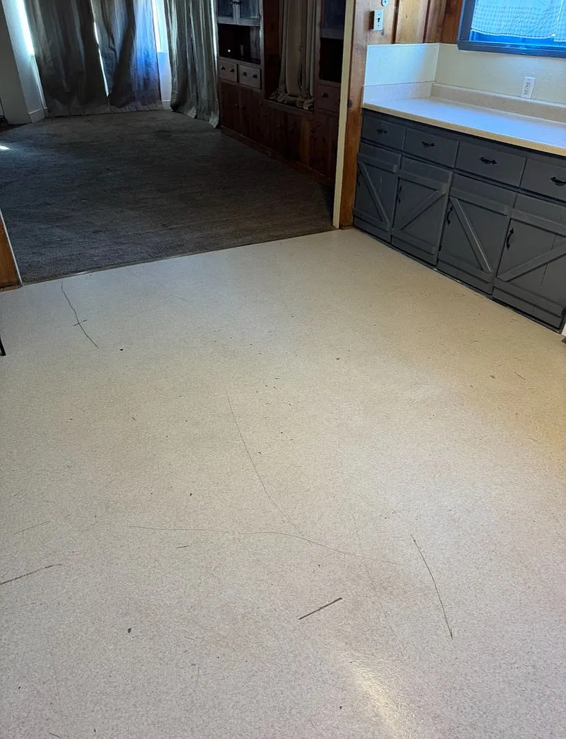 Cute older home in Yerington with an enclosed porch, includes W/D, Fridge and Range — Photo 3