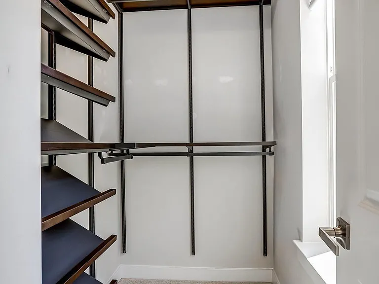 45181 Drowes Ter — Photo 25