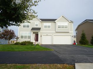 403 Rockland Ave, Elgin, IL 60124