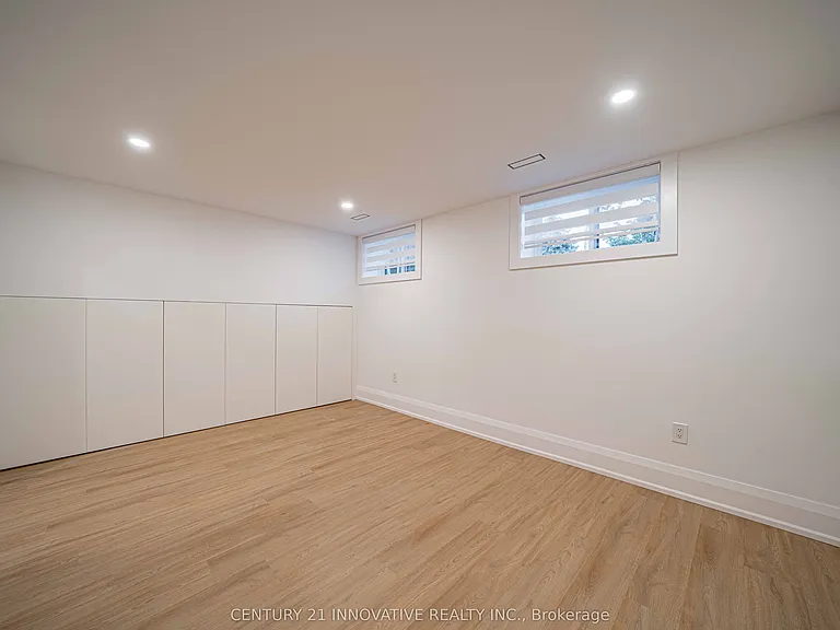 58 Carsbrooke Rd — Photo 32