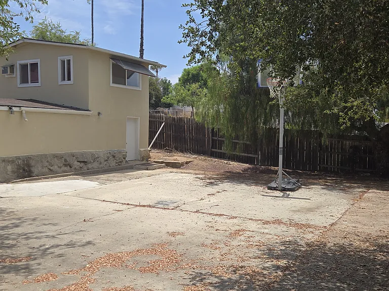 Parking & basketball