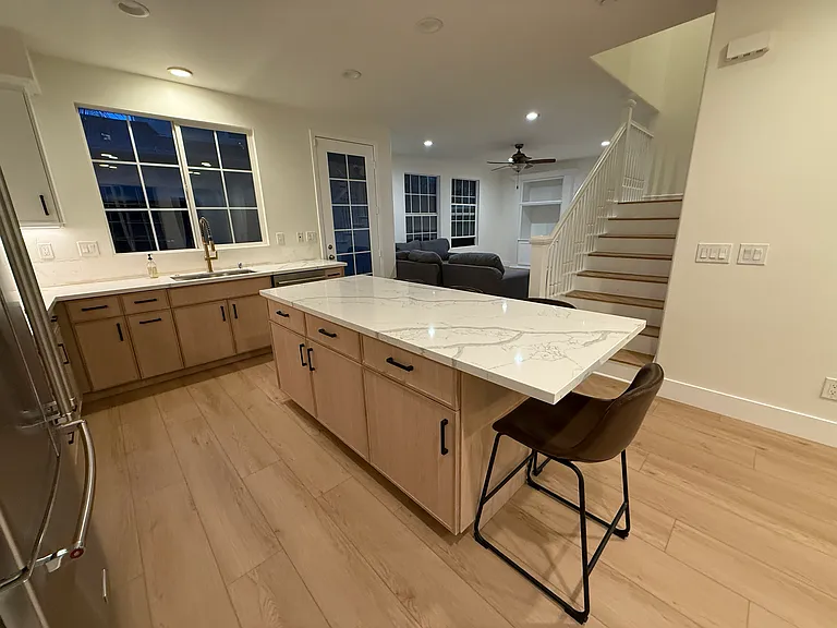 631 Seaward Ave — Photo 3
