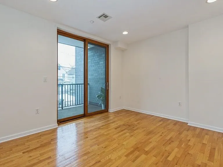 17 Meadow Rd #306 — Photo 6