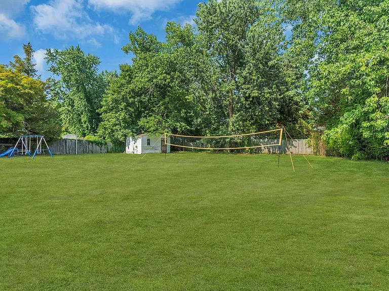 459 Norwood Ave — Photo 44