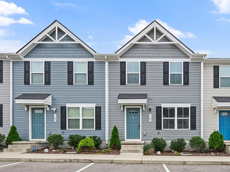 1607 Mountain Ash Ln — Photo 1