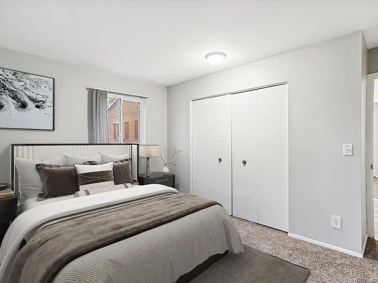Village Grove Apartments — Photo 4