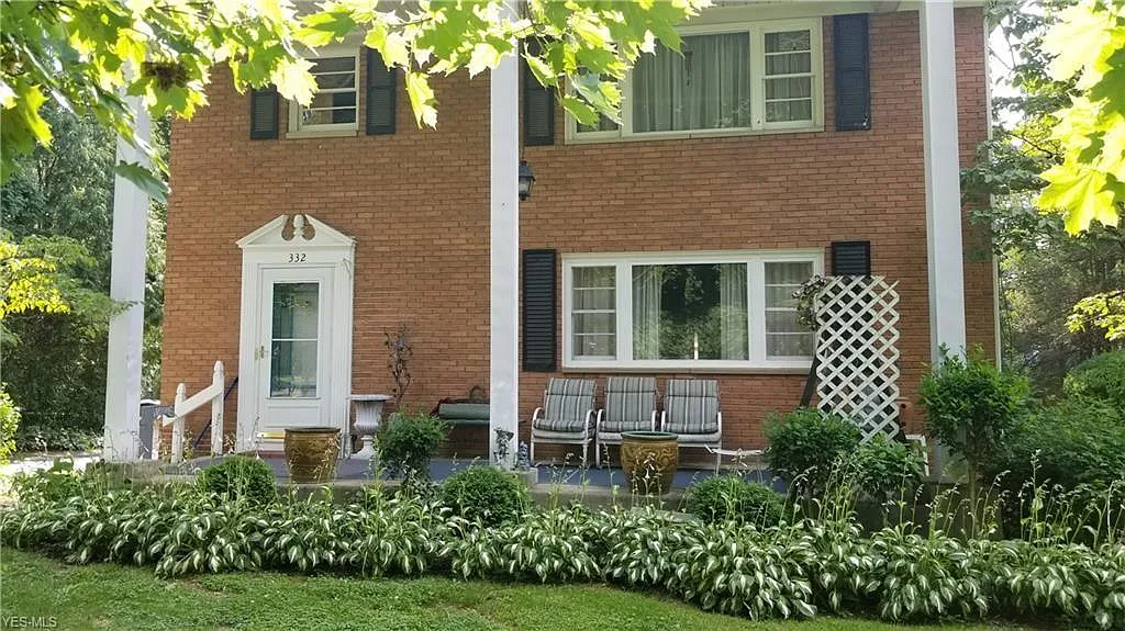 332 Kenridge Rd — Photo 2