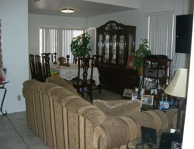 811 Fuchsia St — Photo 24
