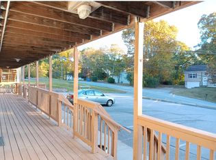 46 Platoz Dr, Uncasville, CT 06382