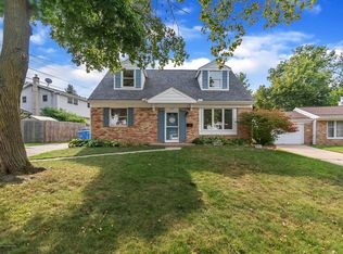 2107 Bolley Dr, Lansing, MI 48912