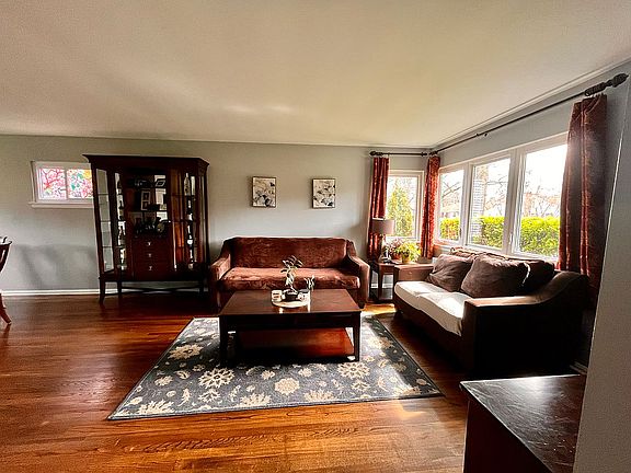 2nd image of 73 Russell Rd
