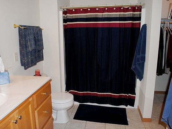 master bath with walkin closet