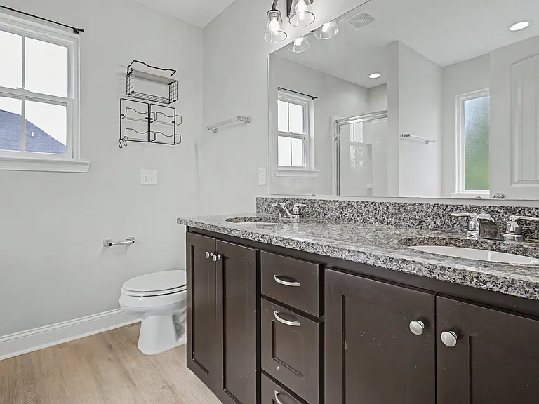 547 Fairview Cir — Photo 23