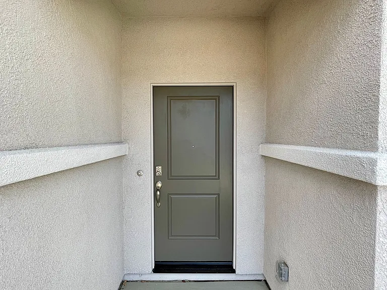 754 Tamarack Ct — Photo 8