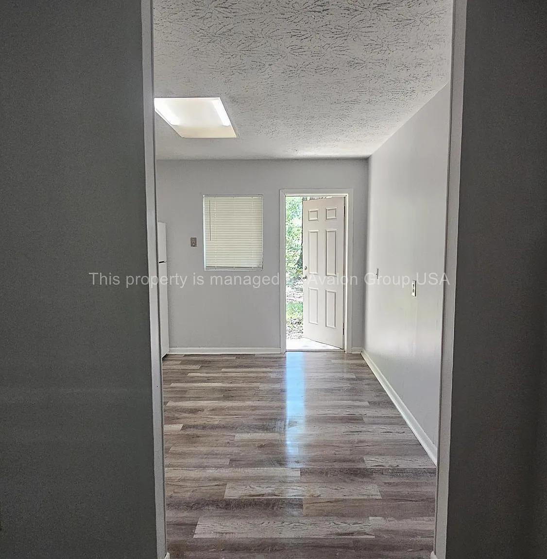 2 bed, 696 sqft, $875 — Photo 2