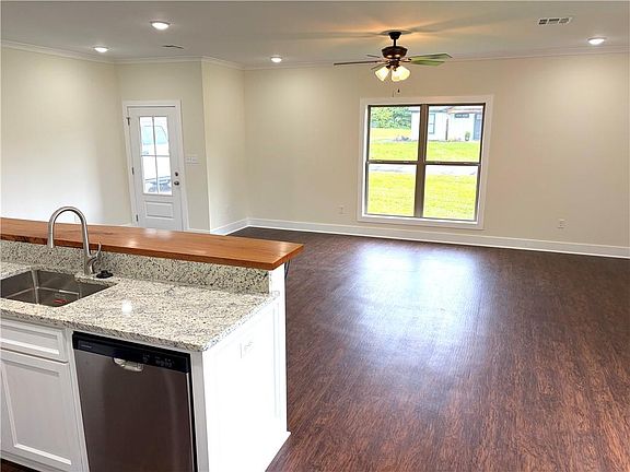 4th image of 123 Meadow Ln